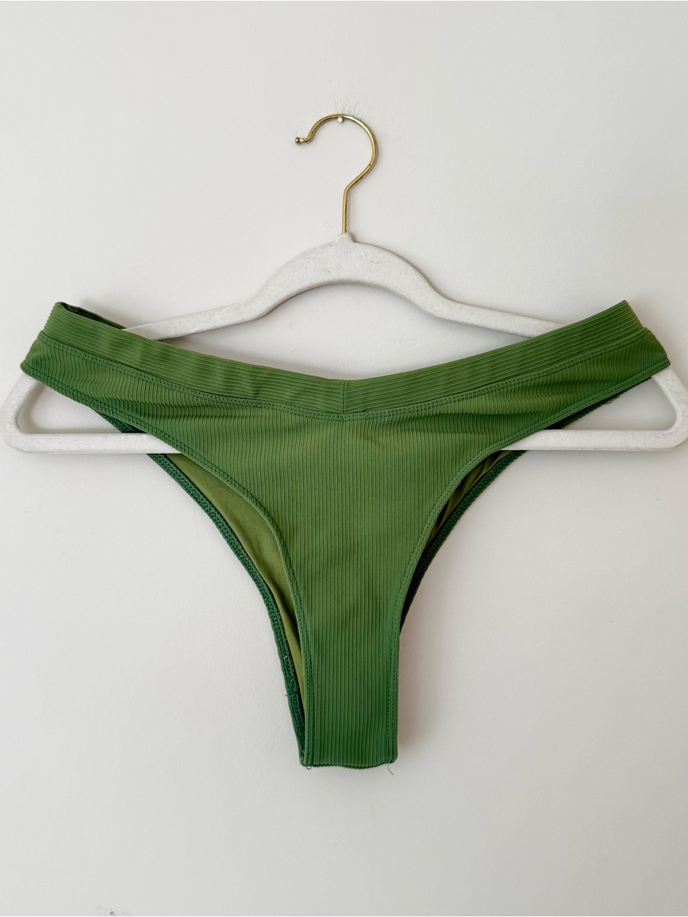 Buckle Double Zero Ribbed Cheeky Bikini Bottoms, Sage Green – Size Large
